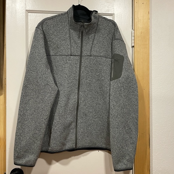 Arc’teryx XL LIKE NEW! - Picture 2 of 9